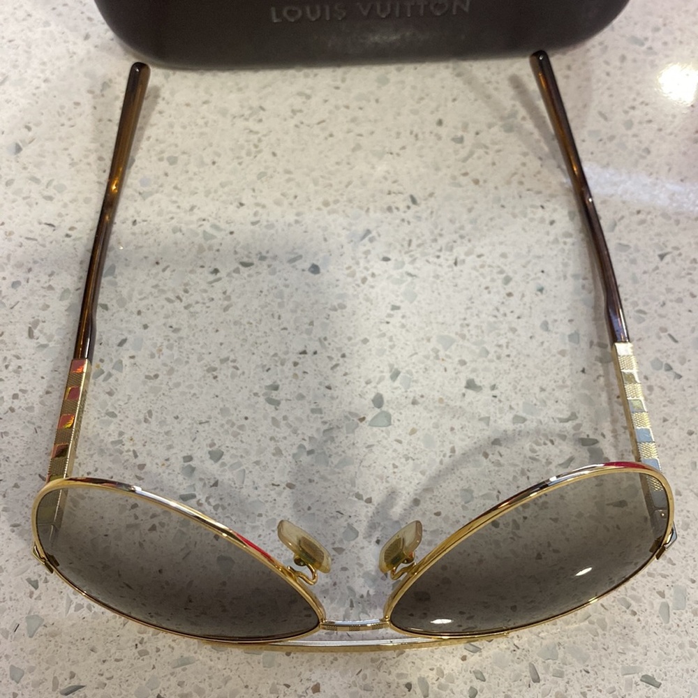 Louis Vuitton Aviator sunglasses - Picture 8 of 16